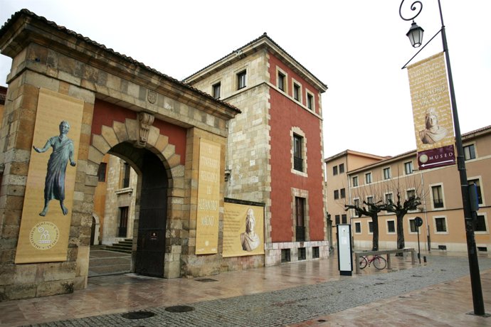 Instituto Bíblico y Oriental de León.