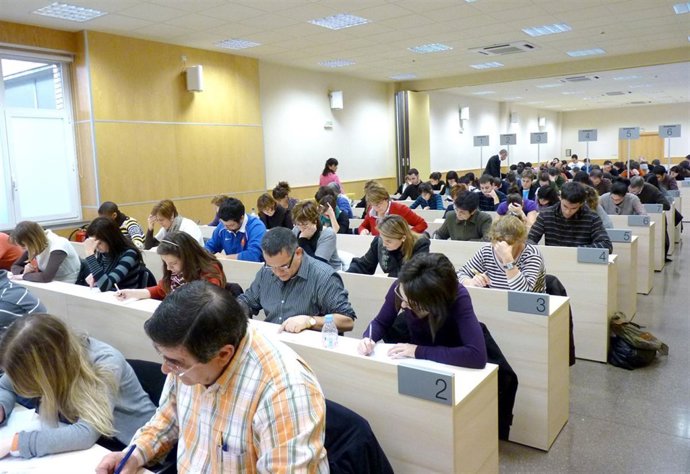 COMIENZAN LOS EXÁMENES EN UNED PAMPLONA