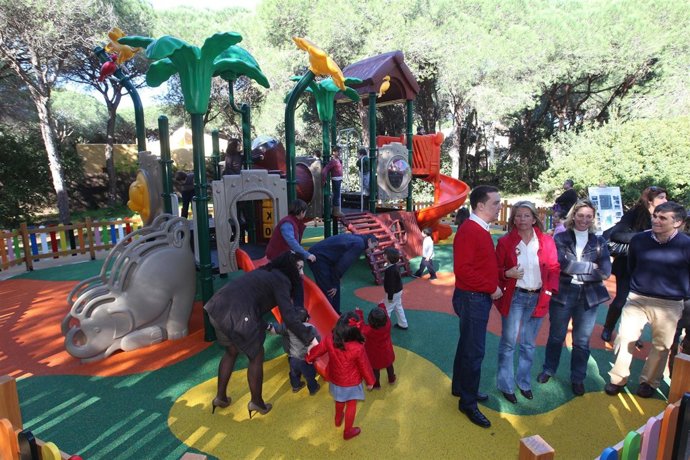 Ángeles Muñoz en la visita al nuevo parque de Las Chapas
