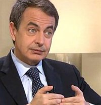 Zapatero: las Diputaciones pueden "integrar" su papel con las CCAA