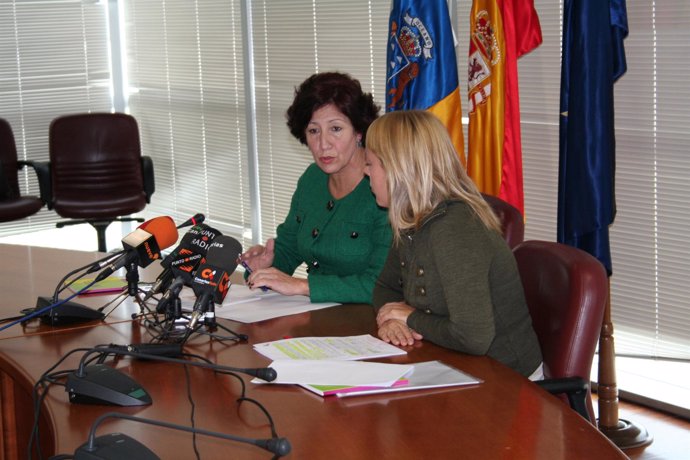Rueda de prensa sobre las adopciones en Canarias