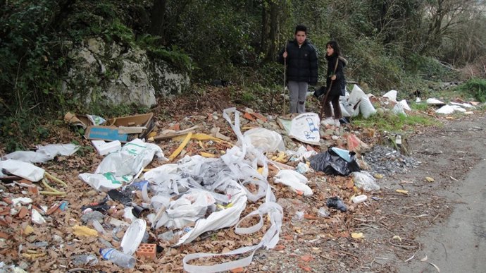 NP SEO/Birdlife Y LA ASOCIACIÓN DE VECINOS SANTA EULALIA DE IGOLLO DENUNCIAN EL 
