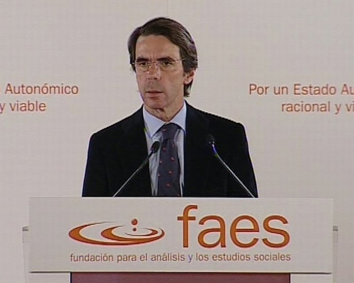 Aznar pide la "profunda reforma" del modelo actual