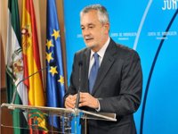 Griñán recuerda que fue el ex consejero de Empleo Antonio Fernández quien denunció el caso Mercasevilla ante la juez