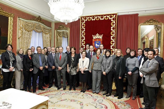 Barcina recibe a los miembros del Consejo General de los colegios oficiales de L