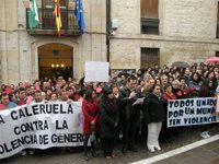 El pleno de Villacarrillo condena el crimen y apoya a la familia de la víctima