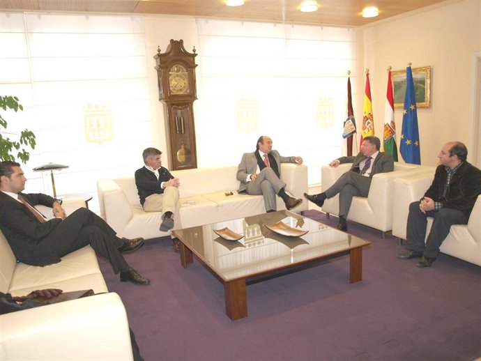 Reunión Santos y Revuelta