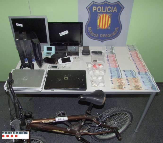 Material decomisado en Amposta