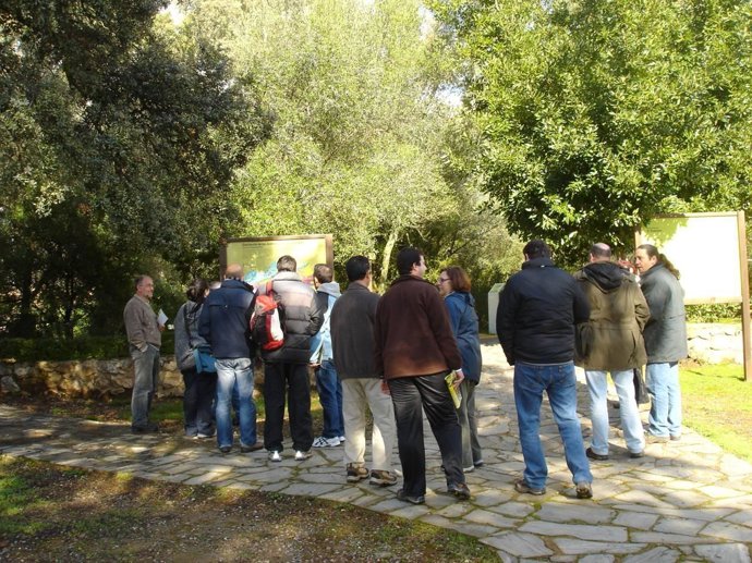 Profesores de primaria de la provincia en una excursión por la Sierra Norte