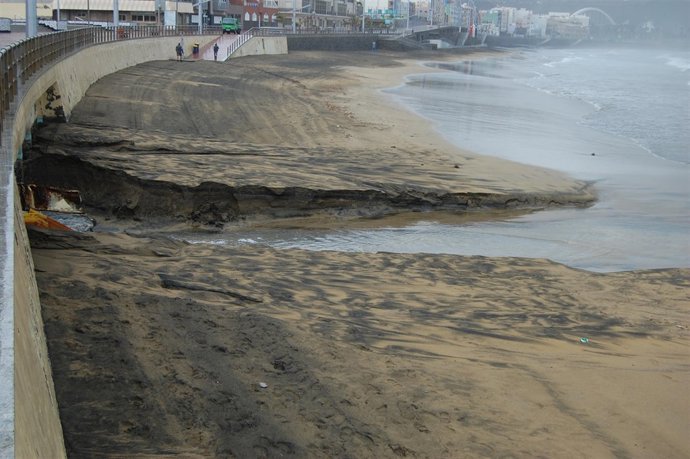 Foto del vertido a Las Canteras por la zona de Plaza de Churruca enviada por Los