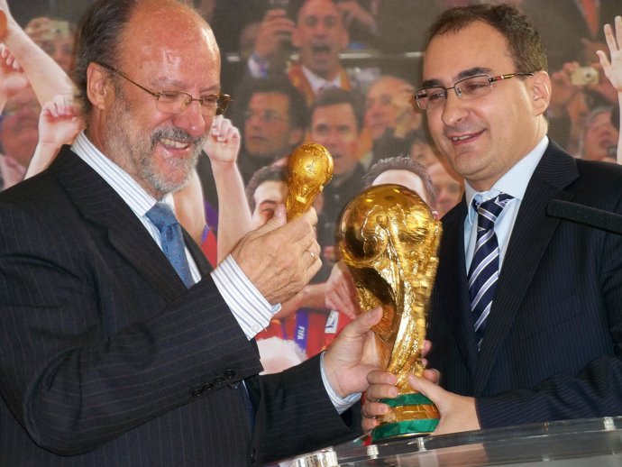 Javier León de la Riva