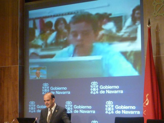El Consejero Alberto Catalán Charla Por Videoconferencia Con Alumnos De Ablitas.
