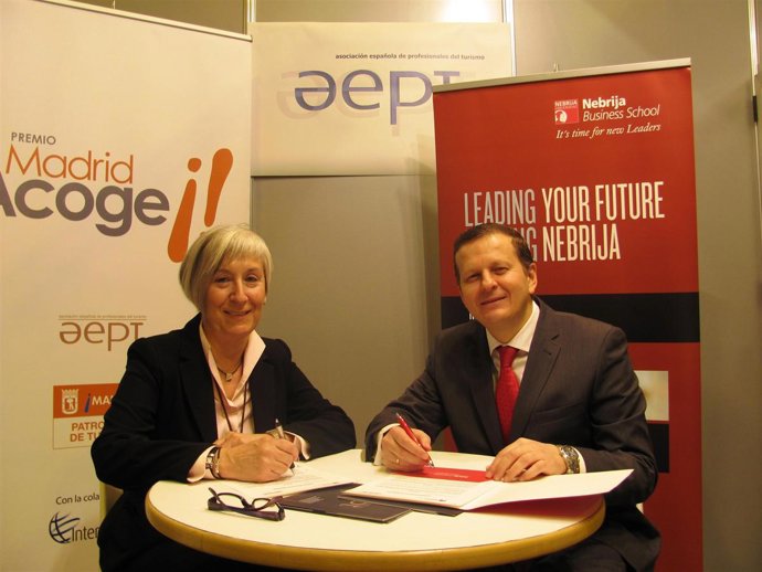 Firma acuerdo Nebrija y AEDH