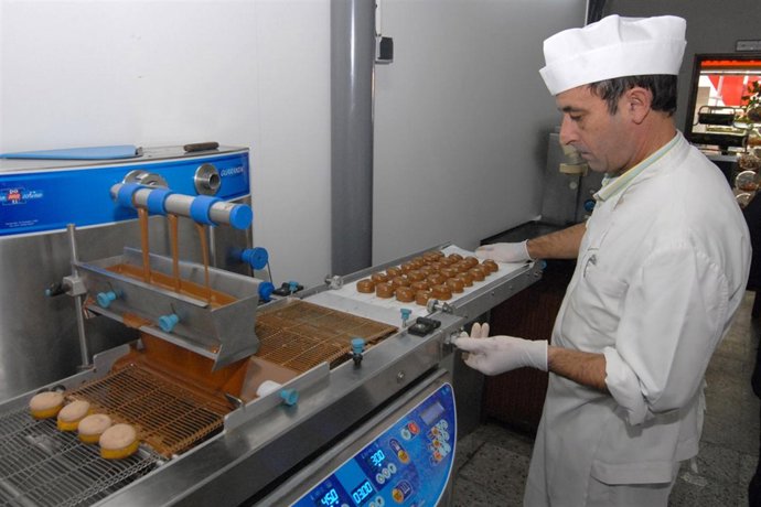 Un repostero de Olifrey hace los 'Caprichos'.