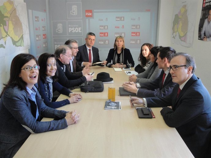 PSOE FOTOS DAVID LUCAS EN REUNIÓN CON GRUPO MUNICIPAL DE MÓSTOLES