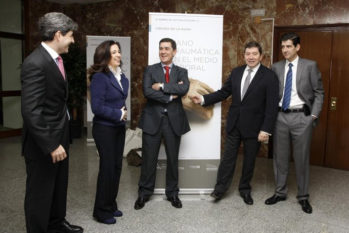 Truan en la inauguración del curso de cirugía de la mano