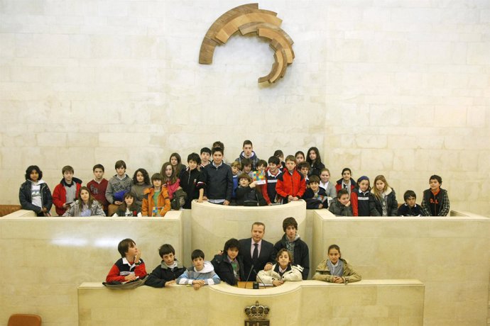 Mediavilla con los escolares