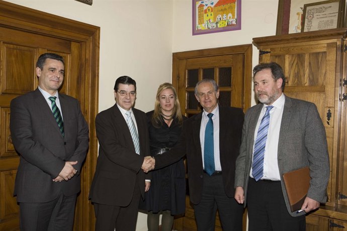 Duque y Ambrosio firman el convenio urbanístico