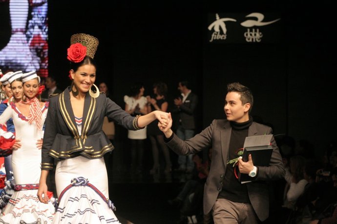 El diseñador Antonio Jiménez en su desfile en Simof 2011.