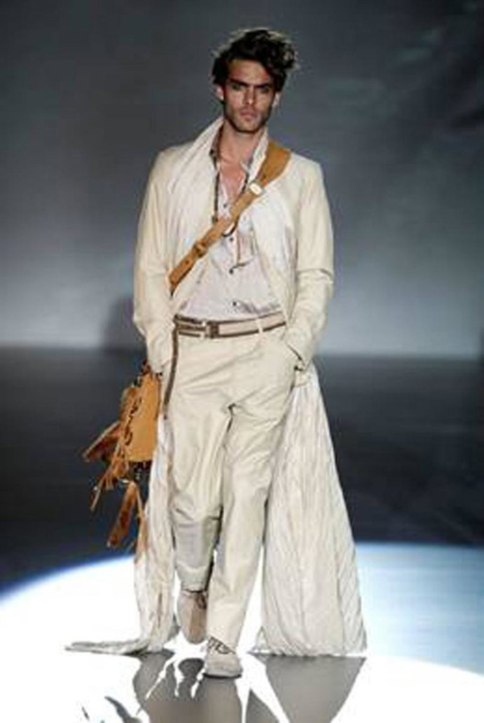 Modelo de Roberto Verino 