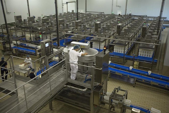 NOTA DE PRENSA: ENTREPINARES CONSTRUYE UNA NUEVA FÁBRICA EN LUGO Y SE CONVIERTE 