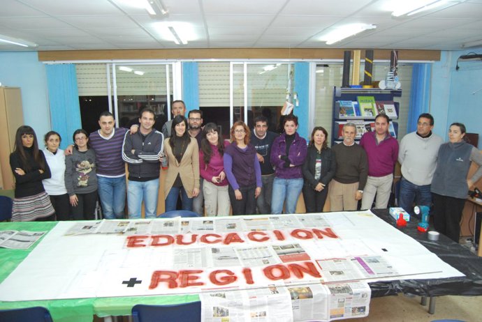 Encierro profesorado del Instituto Alfonso Escámez 