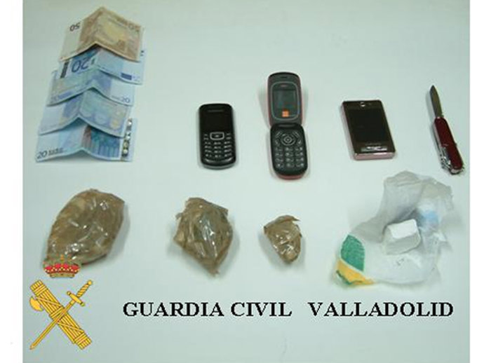Artículos intervenidos por la Guardia Civil.