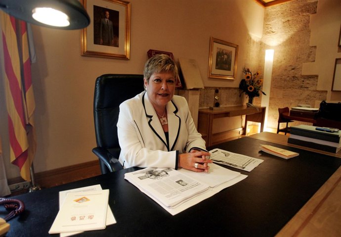 La popular, Milagrosa Martínez