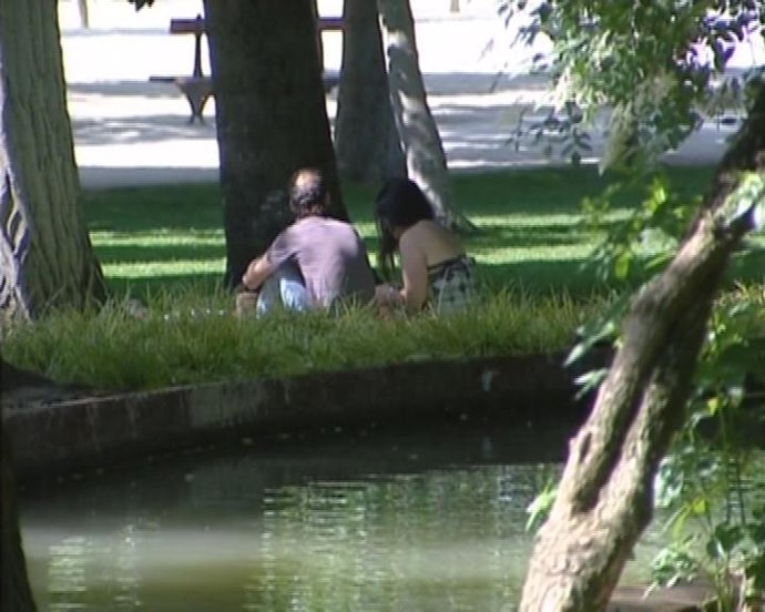 Los madrileños disfrutan del soleado domingo 