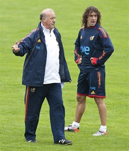 Vicente del Bosque y Carlos Puyol