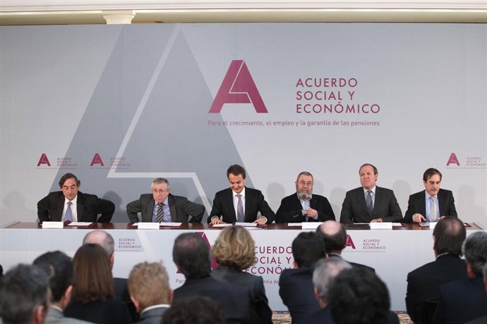 Gobierno y agentes sociales firman el pacto social