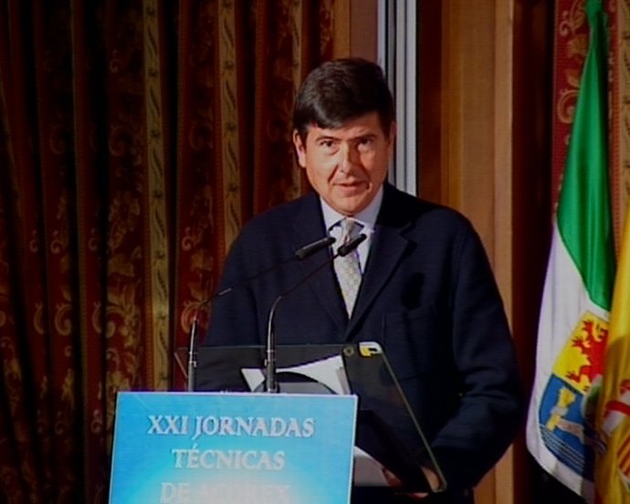 Pimentel: "prudencia" y "discrección" con los controladores