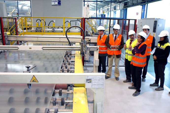Gorostiaga y Martín en la visita a Saint-Gobain