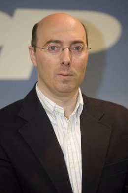 Carlos Urquijo, diputado en el Parlamento vasco