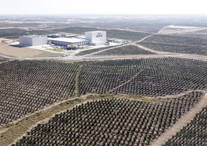 Planta productora de zumos del Grupo García Carrión en Villanueva de los Castill