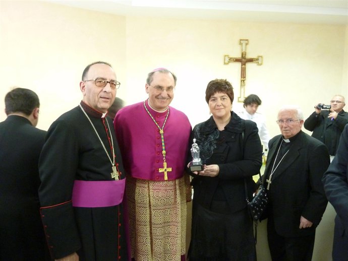 Aránzazu Vallejo asiste a la congregación en el Vaticano de Celso Morga