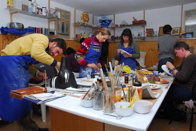 Taller De Máscaras De Carnaval En Fundación Sophia