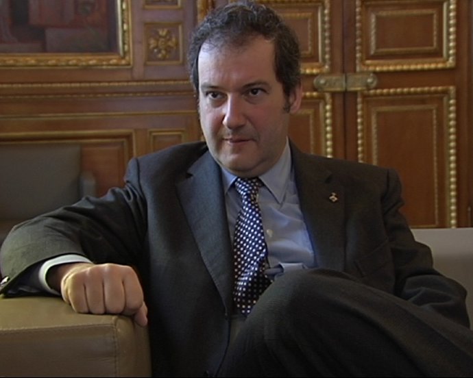 Hereu llama "irresponsable" Pujol por las nóminas