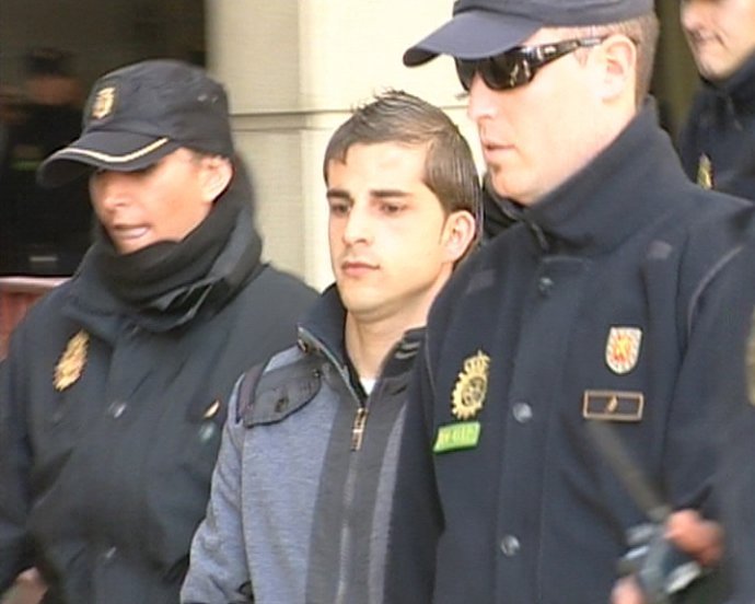 Carcaño comparece ante el juez instructor