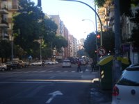 La OCU denuncia el "poco respeto" de los conductores a los semáforos y los pasos de cebra en las ciudades