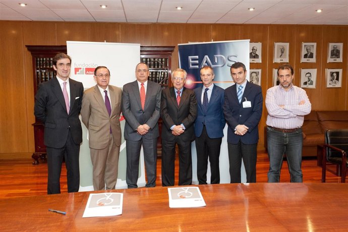 Firma del convenio entre Fundación Adecco y EADS