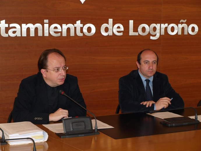 Vicente Urquía y Carlos Navajas en rueda de prensa