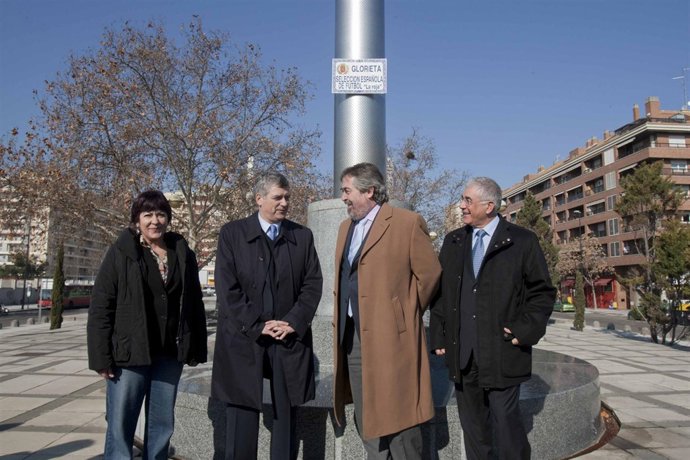 El alcalde Belloch y el presidente de la RFEF, Ángel María Villar, en la nueva p