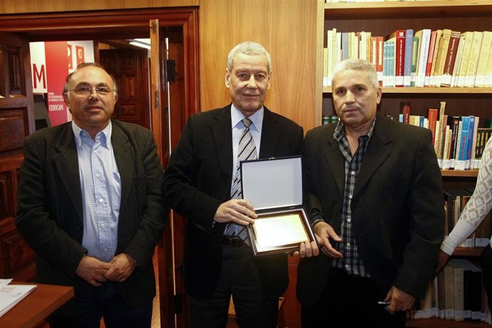 04.02.2011 LA LAGUNA CEDOCAMENTREGA DE PLACAFOTO: MIGUEL BARRETO/ACAN