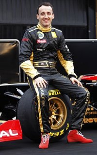 Kubica mueve los dedos de la mano y pronuncia sus primeras palabras