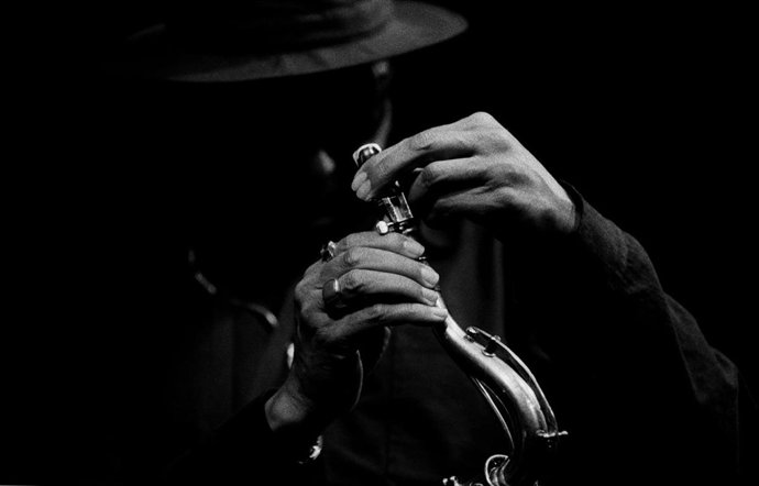 Muestra 'In a silent way'