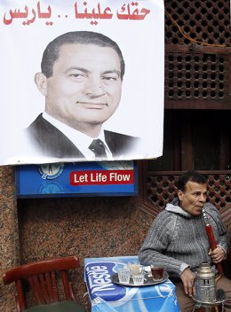 Imagen de Hosni Mubarak en El Cairo