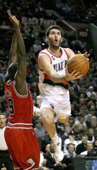 Baloncesto/NBA.- Aldridge, Miller y Rudy Fernández guían a Portland a la victoria contra Chicago Bulls