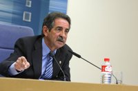 Revilla cree que Cascos sacará "muchos votos" ahora pero no a medio y largo plazo