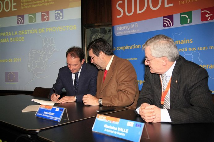 Agudo firma el convenio con la Consejería de Medio Ambiente
